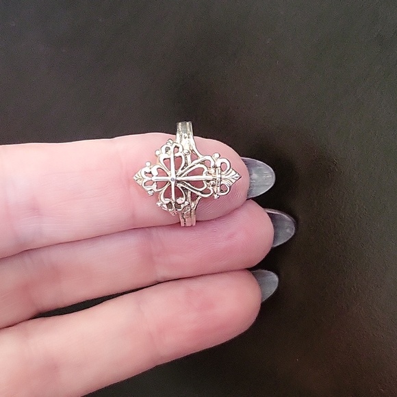 Filigree Cross Ring - 925 Silver . Size 6 - Picture 6 of 7